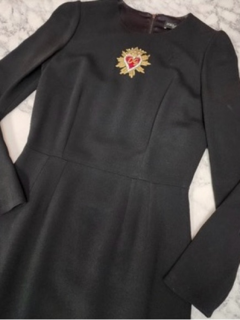 Dolce & Gabbana Black Embroidered Heart Crest size 44 - Picture 2 of 5